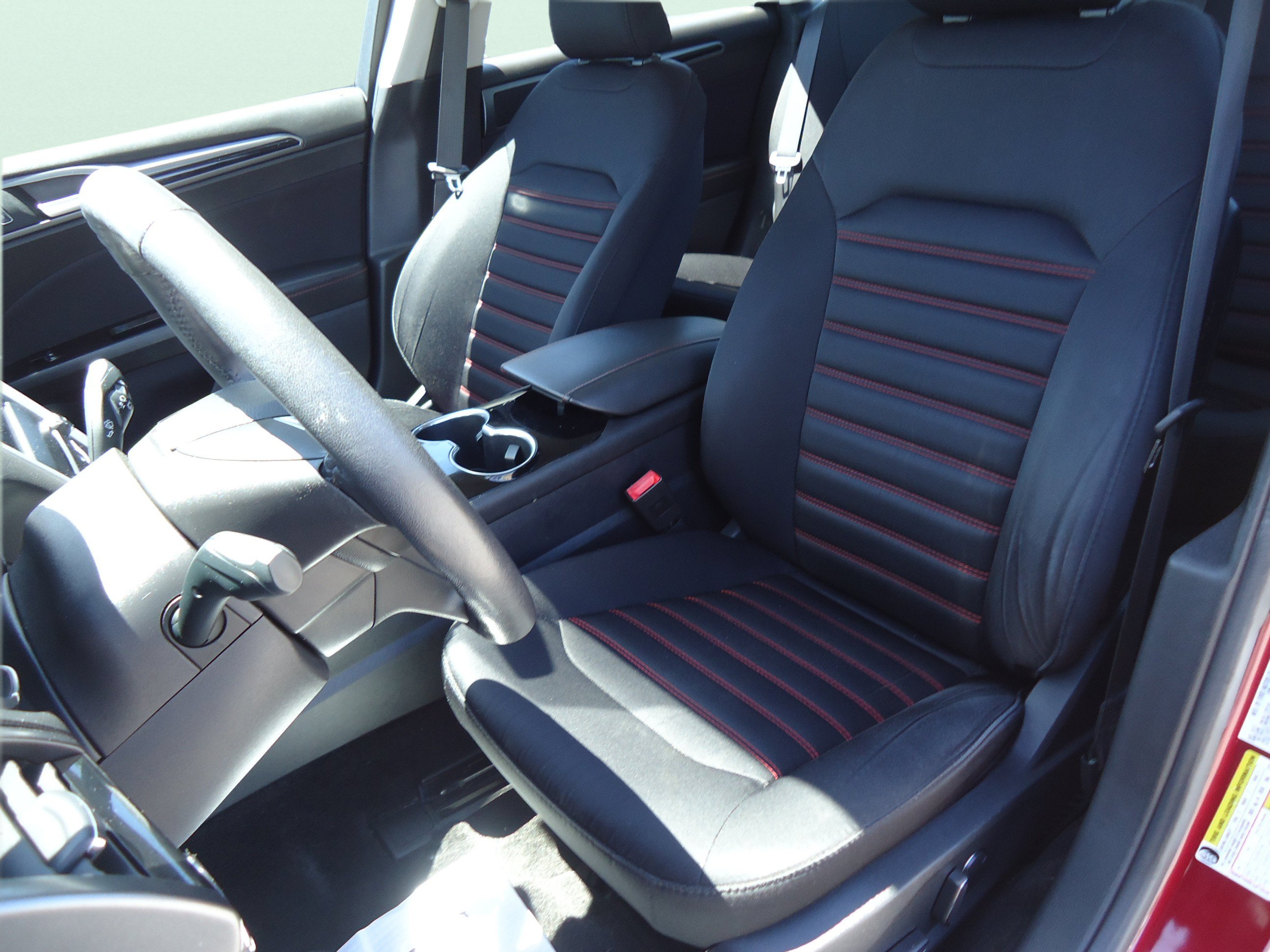 Used 2015 Ford Fusion SE FWD image 21