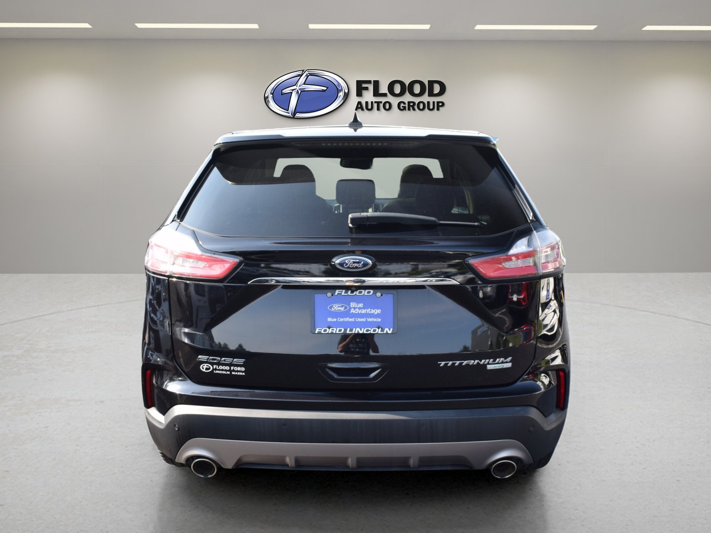 Used 2019 Ford Edge Titanium w/ Cold Weather Package AWD/4WD image 5