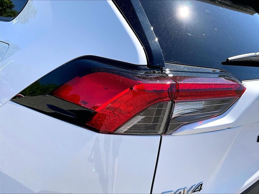 Certified 2024 Toyota RAV4 LE AWD/4WD image 33