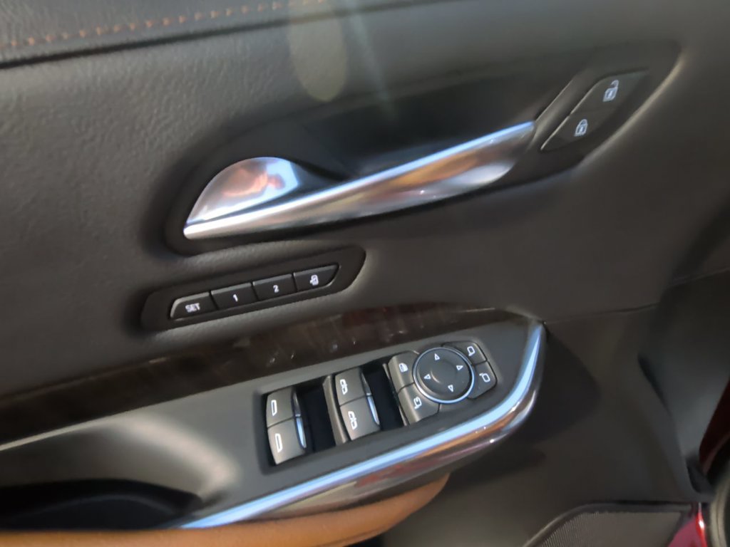 Used 2020 Cadillac XT4 Premium Luxury w/ Enhanced Visibility Package AWD/4WD image 13