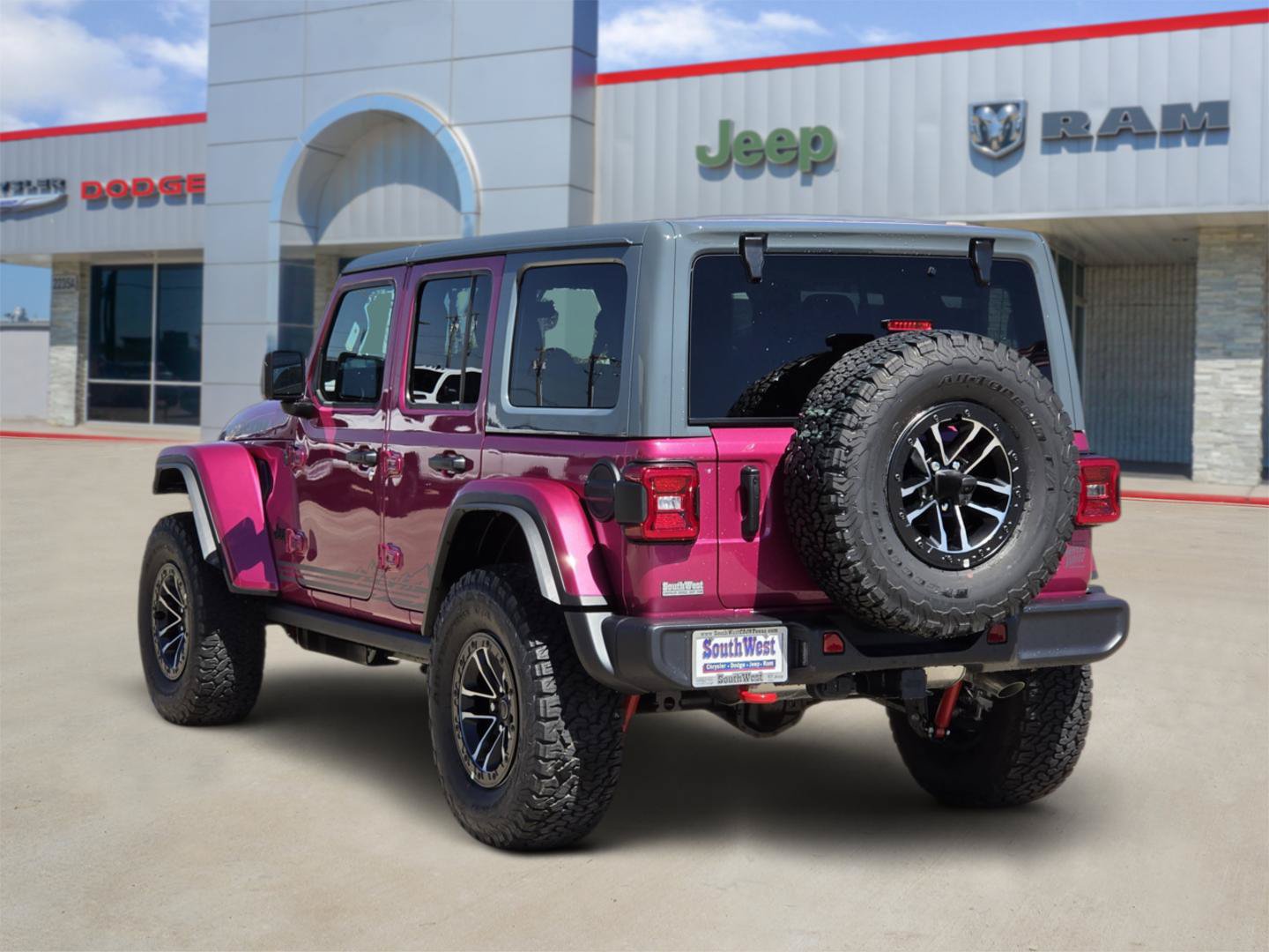 New 2026 Jeep Wrangler Unlimited Rubicon w/ Rockslide Package AWD/4WD image 4