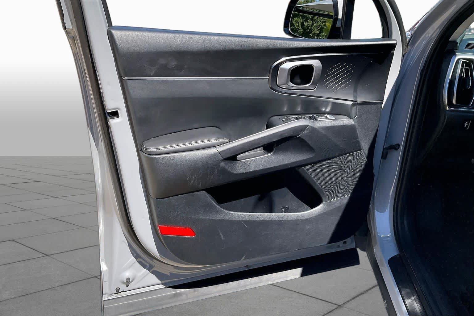 Used 2025 Kia Sorento S w/ Panoramic Sunroof Package FWD image 21