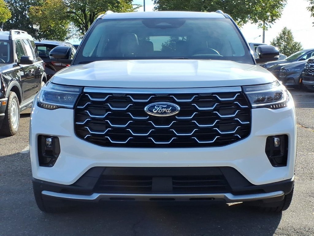 Used 2025 Ford Explorer Platinum w/ Ultimate Package AWD/4WD image 8
