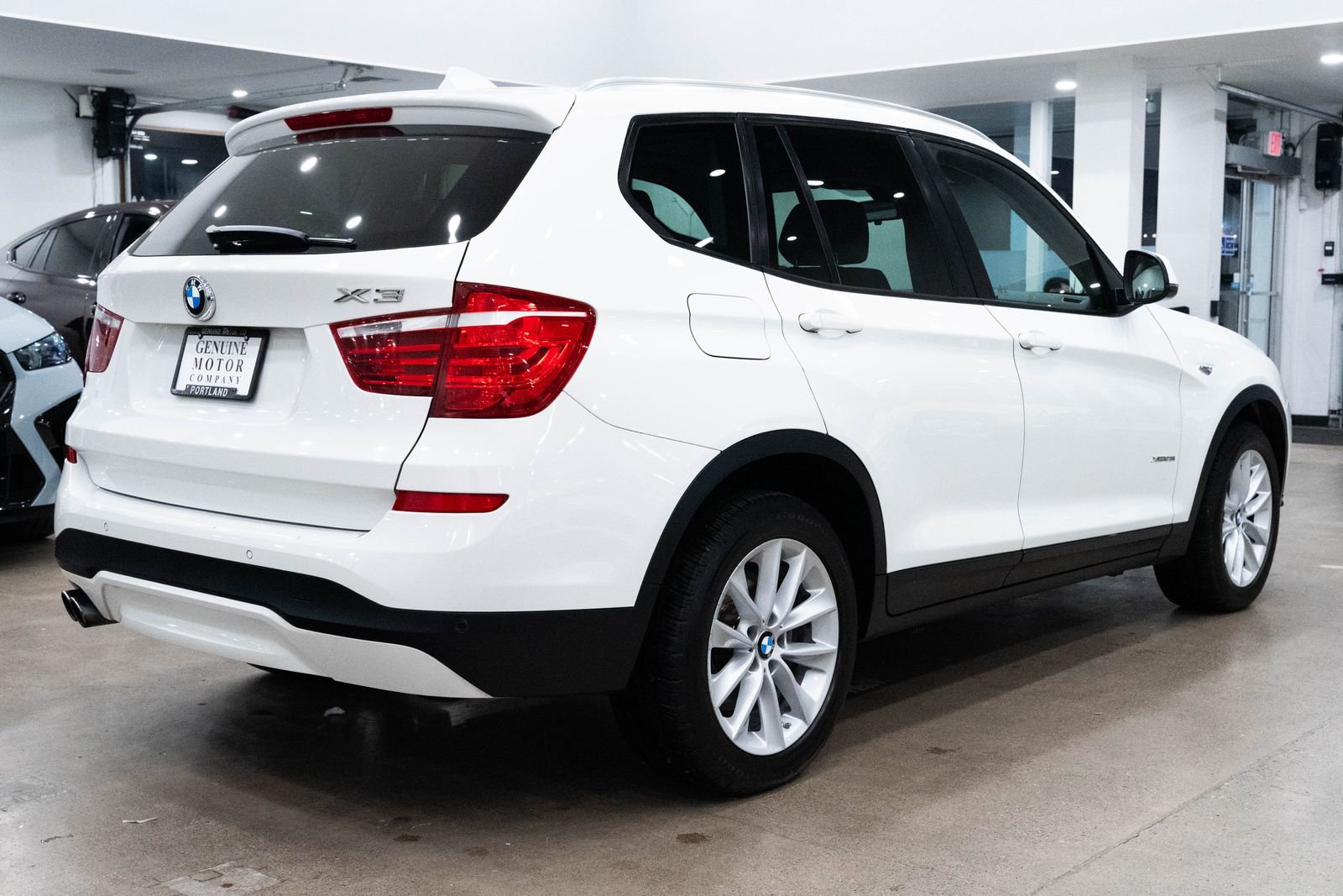 Used 2017 BMW X3 xDrive28i image 4