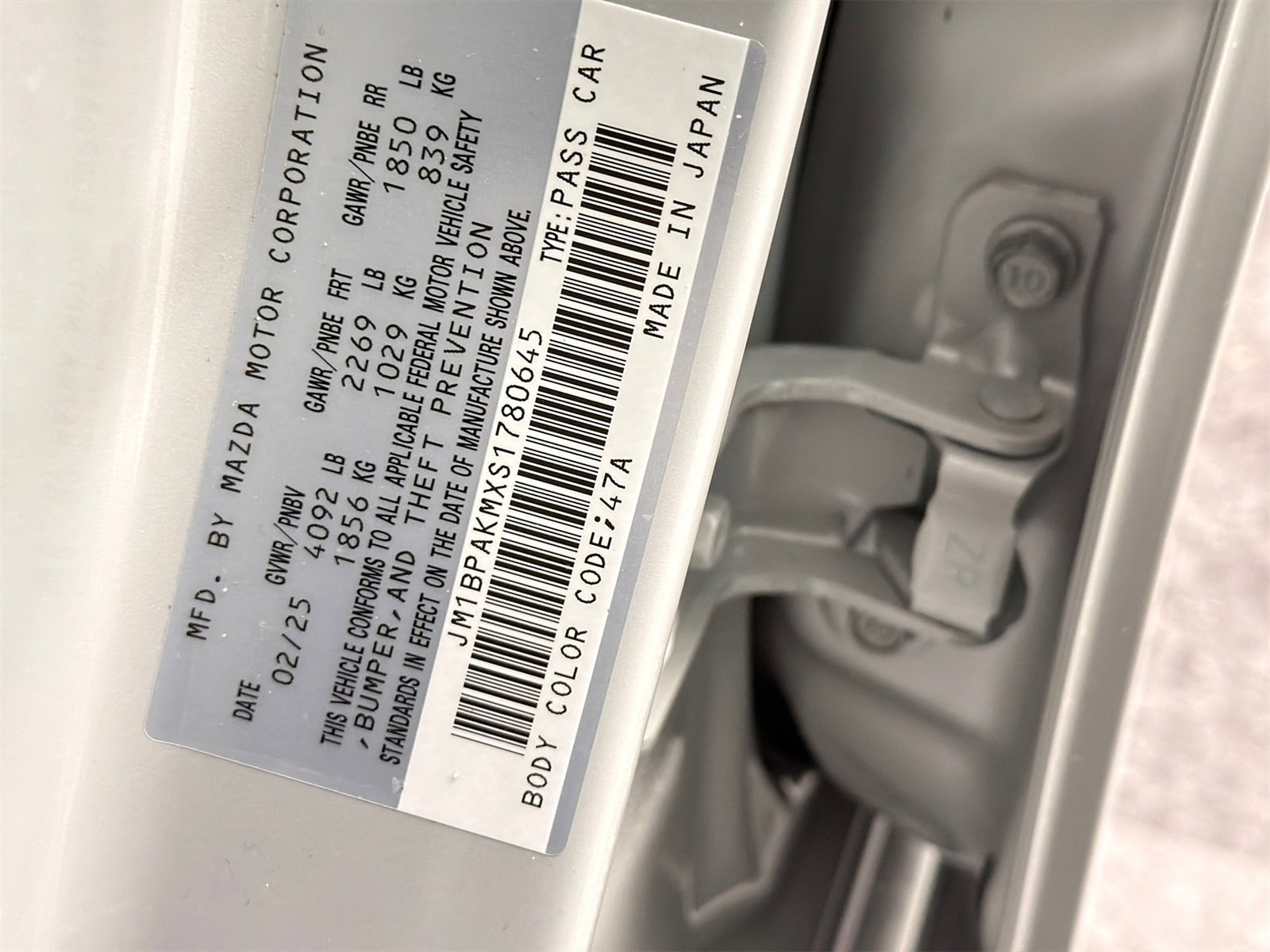 Certified 2025 MAZDA MAZDA3 s Sport image 32