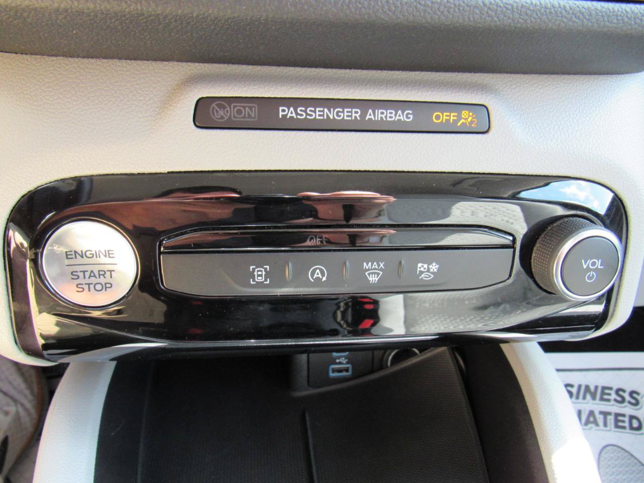 Used 2023 Ford Escape Active w/ Tech Pack #1 AWD/4WD image 19