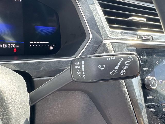 Certified 2023 Volkswagen Tiguan SE image 17