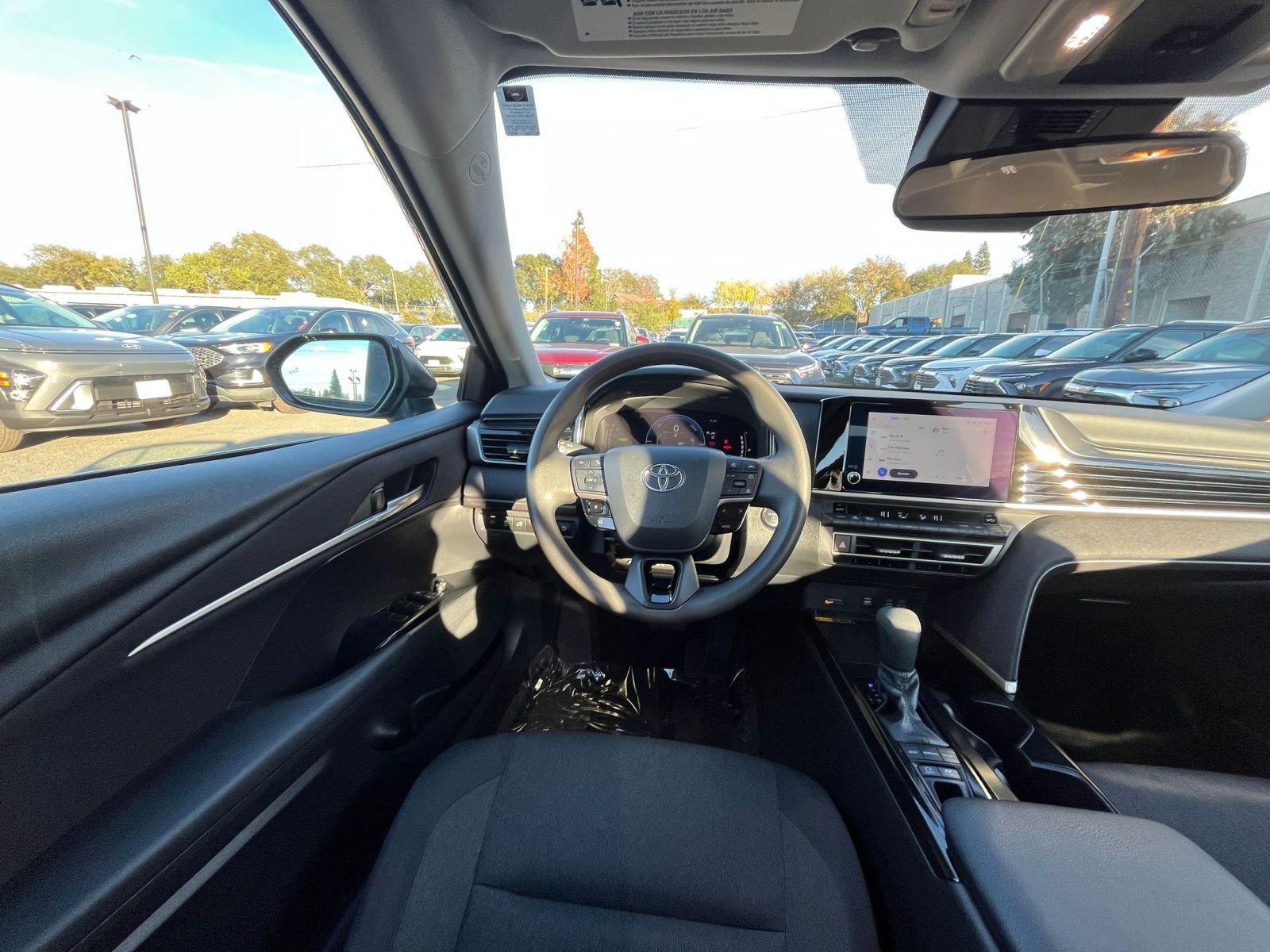 Used 2025 Toyota Camry LE image 33