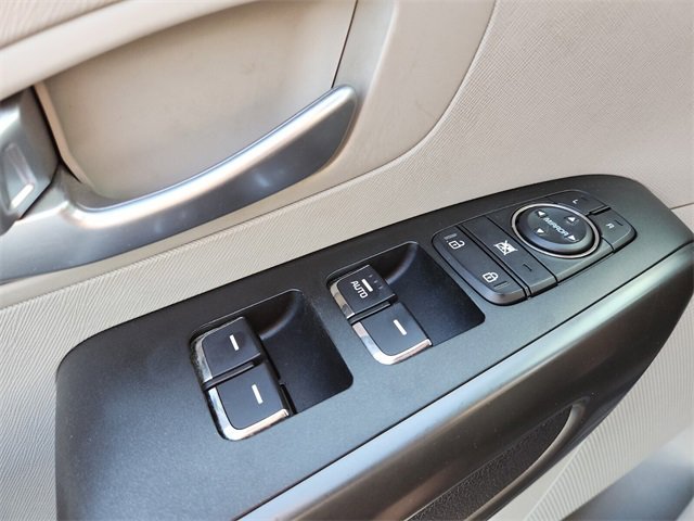 Used 2021 Kia Sedona LX image 28