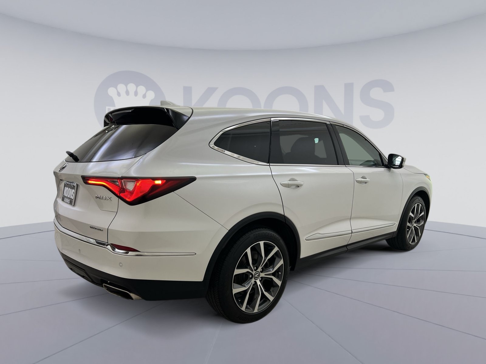 Used 2023 Acura MDX SH-AWD w/ Technology Package image 8