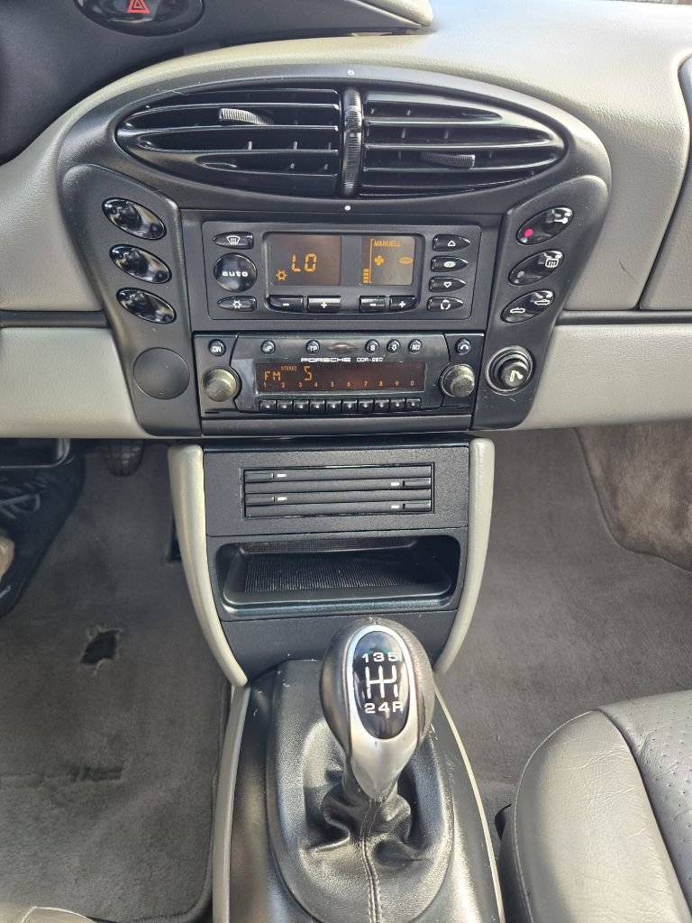 Used 2000 Porsche Boxster image 21