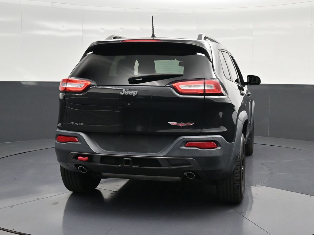 Used 2017 Jeep Cherokee Trailhawk w/ Comfort/Convenience Group AWD/4WD image 2