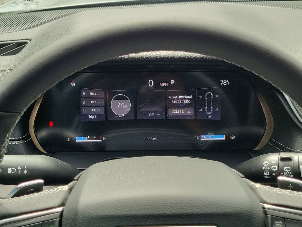 Used 2025 Jeep Grand Cherokee Limited RWD image 11