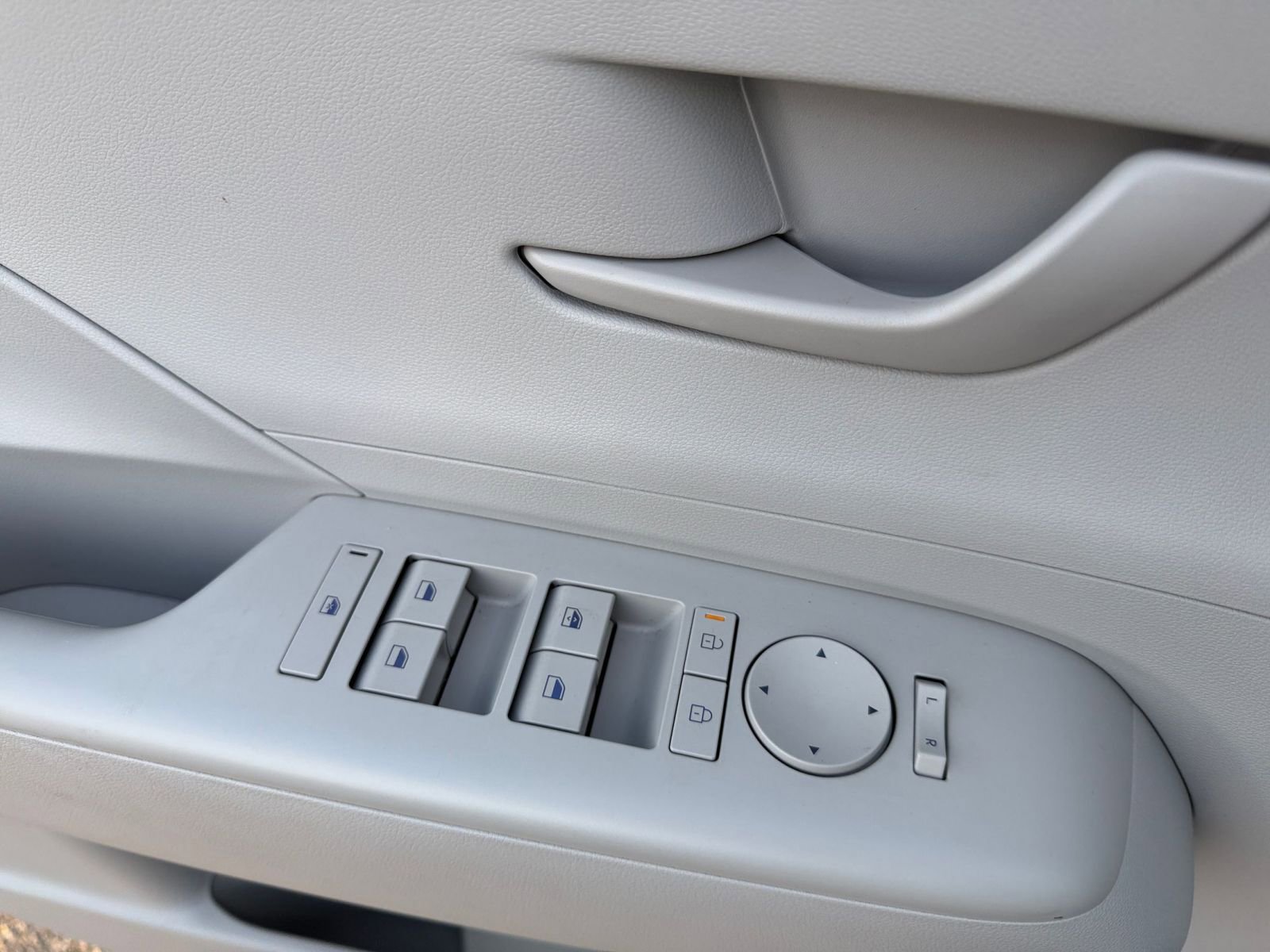 Used 2025 Hyundai Kona SEL image 20