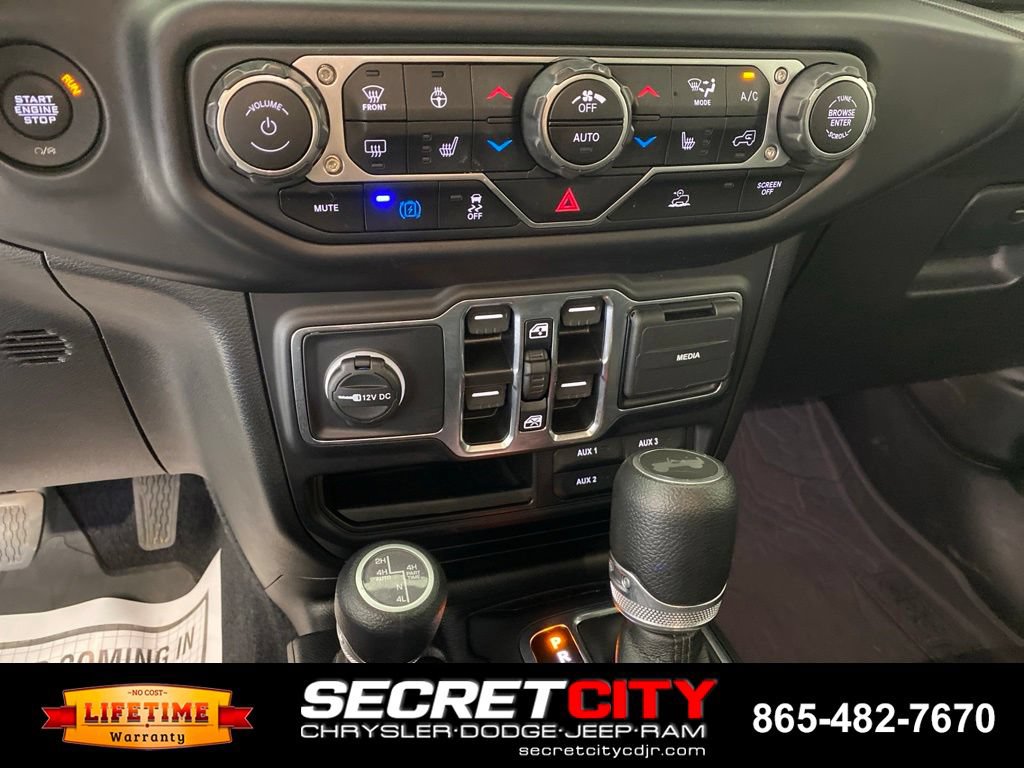 Used 2023 Jeep Wrangler Unlimited w/ Sun & Screen Package AWD/4WD image 23