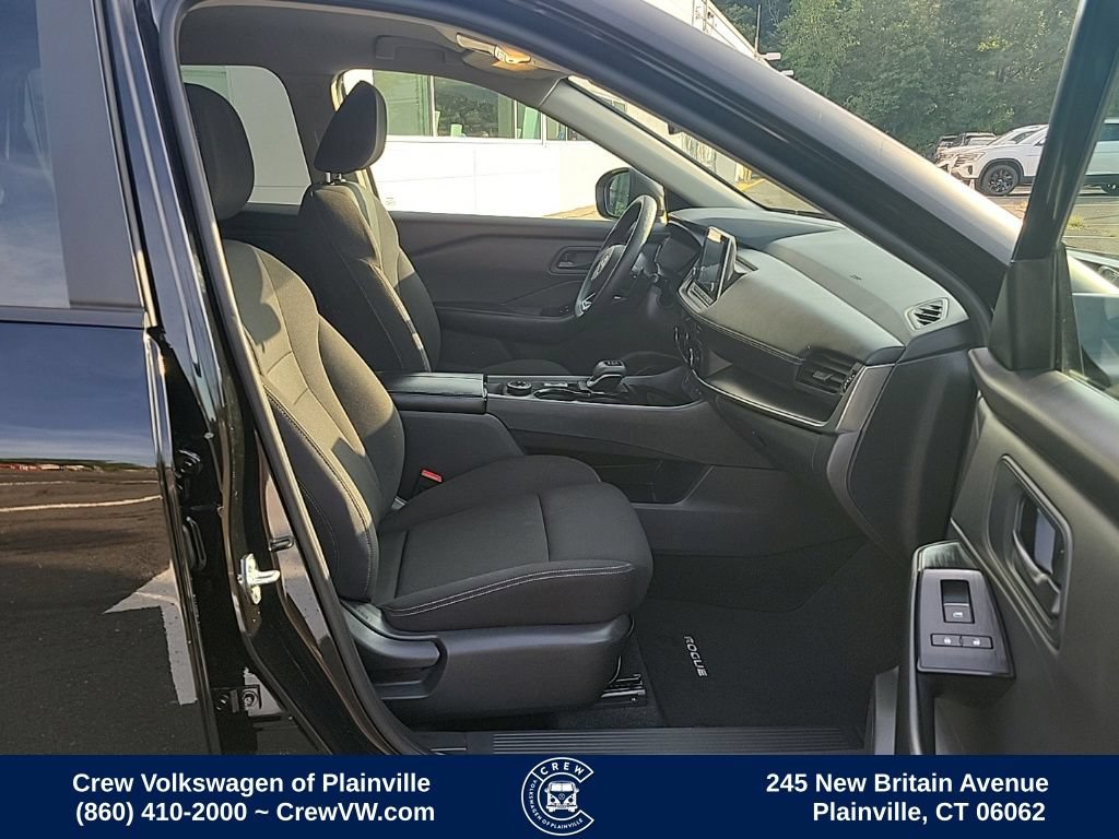 Used 2024 Nissan Rogue S AWD/4WD image 16