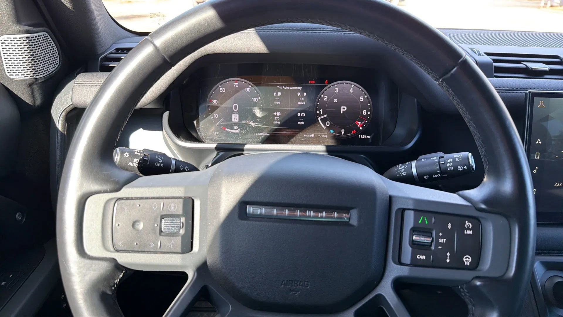 Used 2024 Land Rover Defender 130 X-Dynamic SE image 39