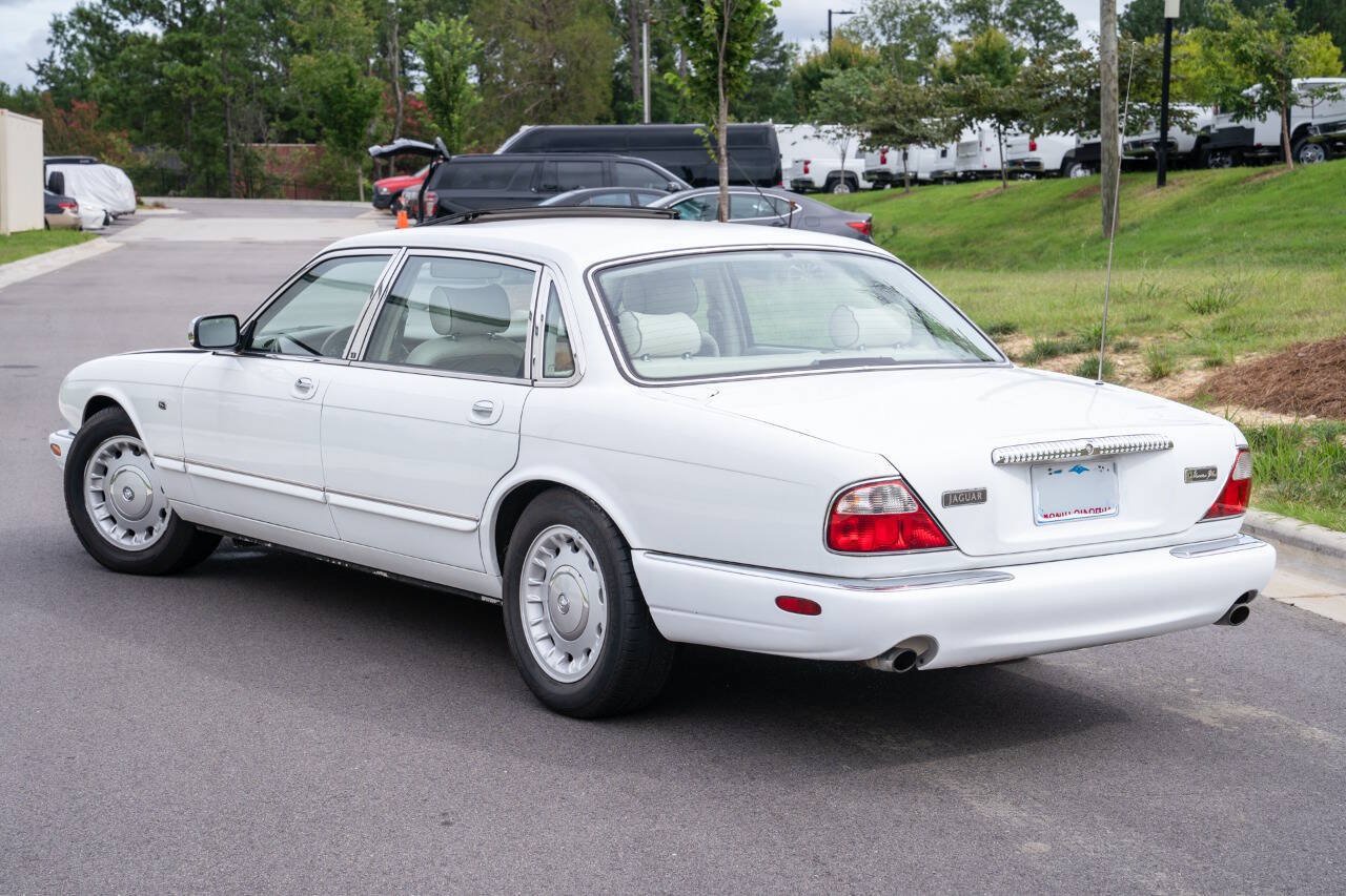 Used 1998 Jaguar XJ8 L RWD image 9