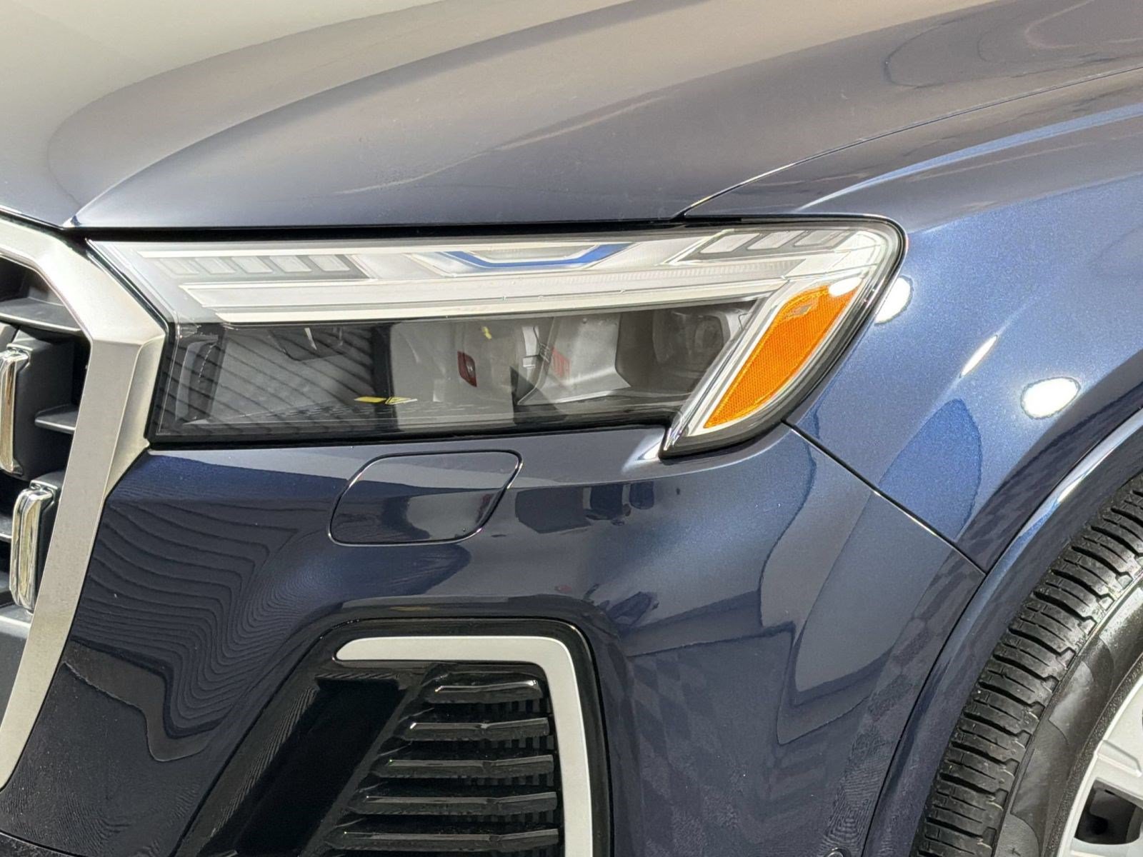 Certified 2025 Audi Q7 3.0T Prestige AWD/4WD image 12