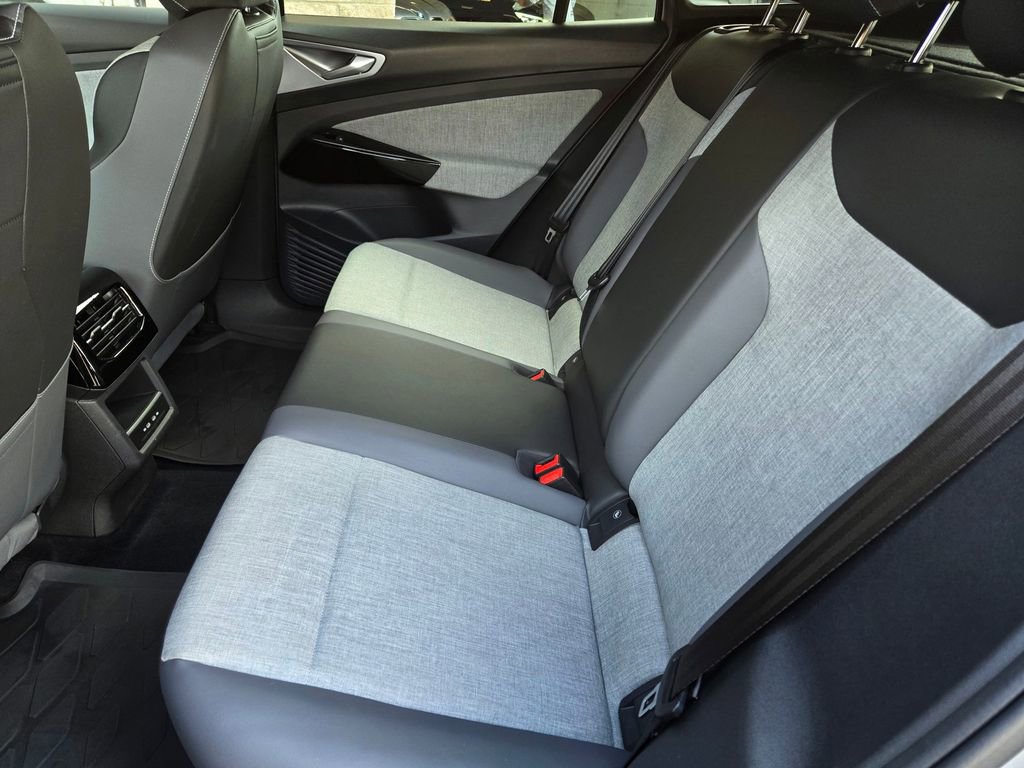 Used 2023 Volkswagen ID.4 Pro image 12