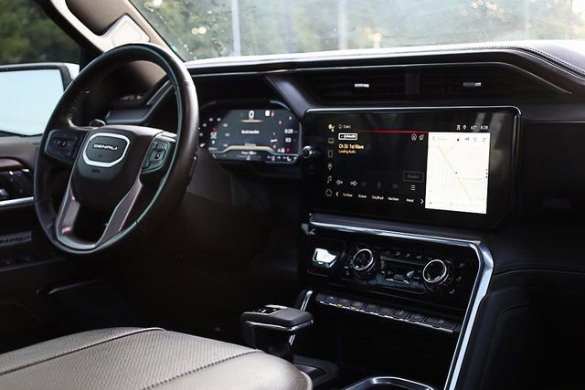 Used 2023 GMC Sierra 1500 Denali w/ Technology Package image 32