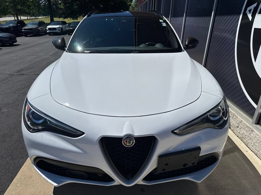 Used 2023 Alfa Romeo Stelvio Estrema AWD/4WD image 9