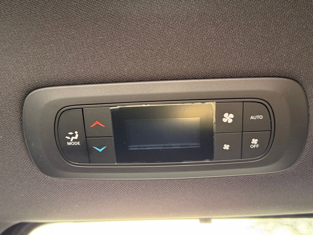 New 2026 Chrysler Pacifica Select w/ S Appearance Package image 29