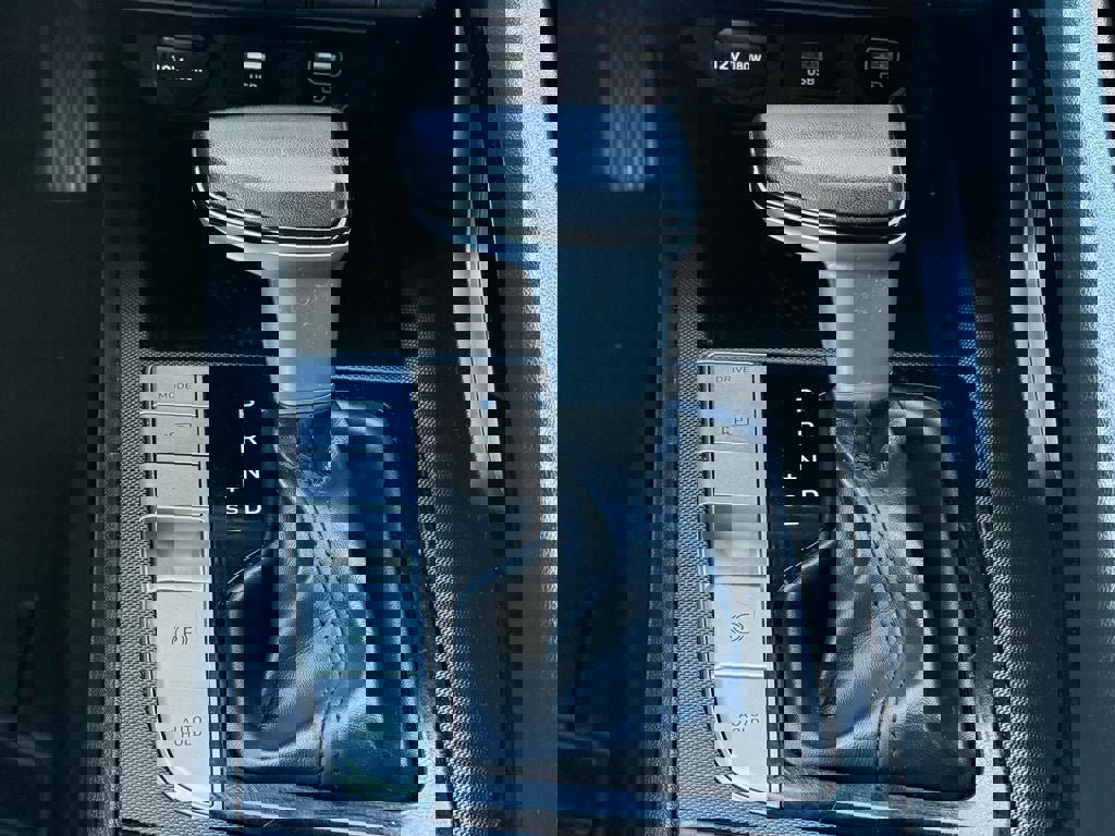 Used 2022 Hyundai Elantra SEL w/ Convenience + Premium Package image 25