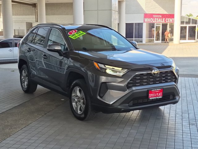 Used 2024 Toyota RAV4 XLE AWD/4WD image 3