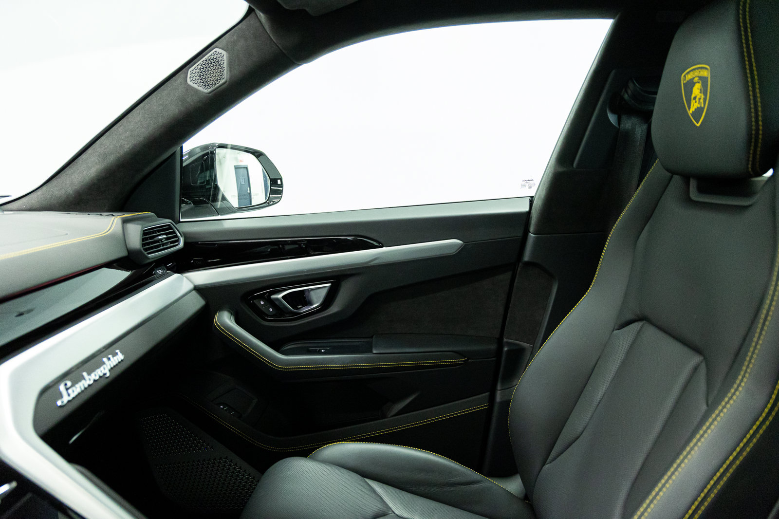 Used 2024 Lamborghini Urus S AWD/4WD image 37
