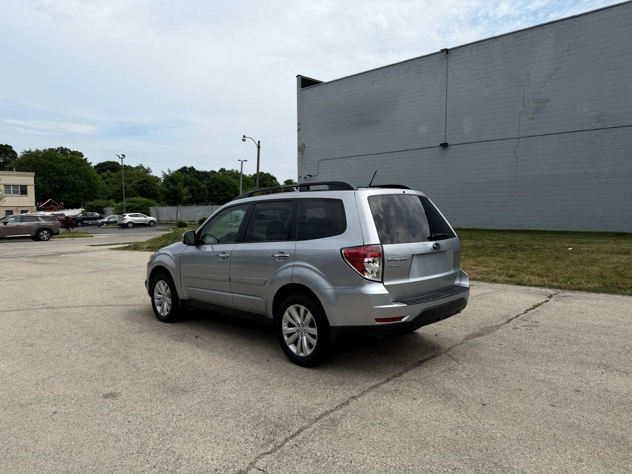 Used 2013 Subaru Forester 2.5X Premium w/ Popular Pkg 3 AWD/4WD image 5