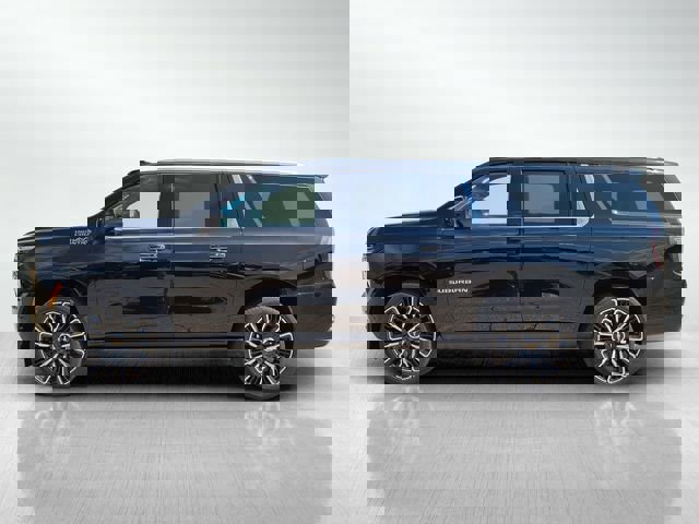 New 2025 Chevrolet Suburban High Country image 8