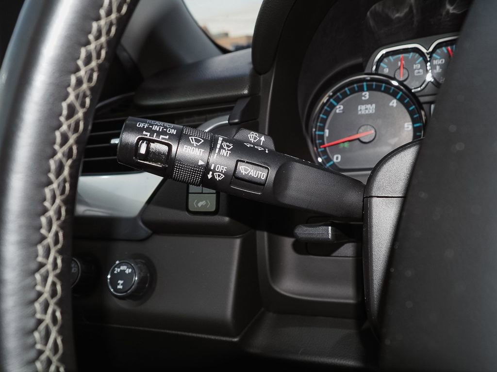 Used 2018 Chevrolet Suburban LT image 31