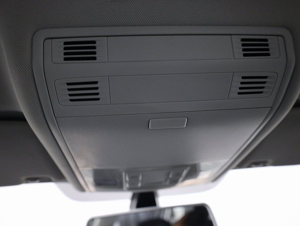 Used 2018 Volkswagen Golf S image 26