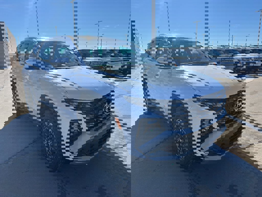 New 2026 Hyundai Tucson Blue SE image 2