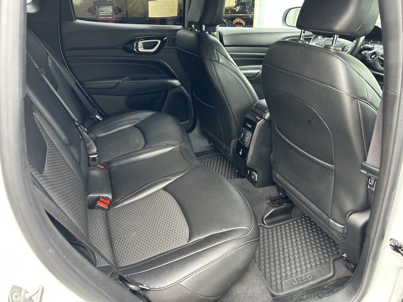 Used 2022 Jeep Compass Latitude w/ Sun and Sound Group AWD/4WD image 27