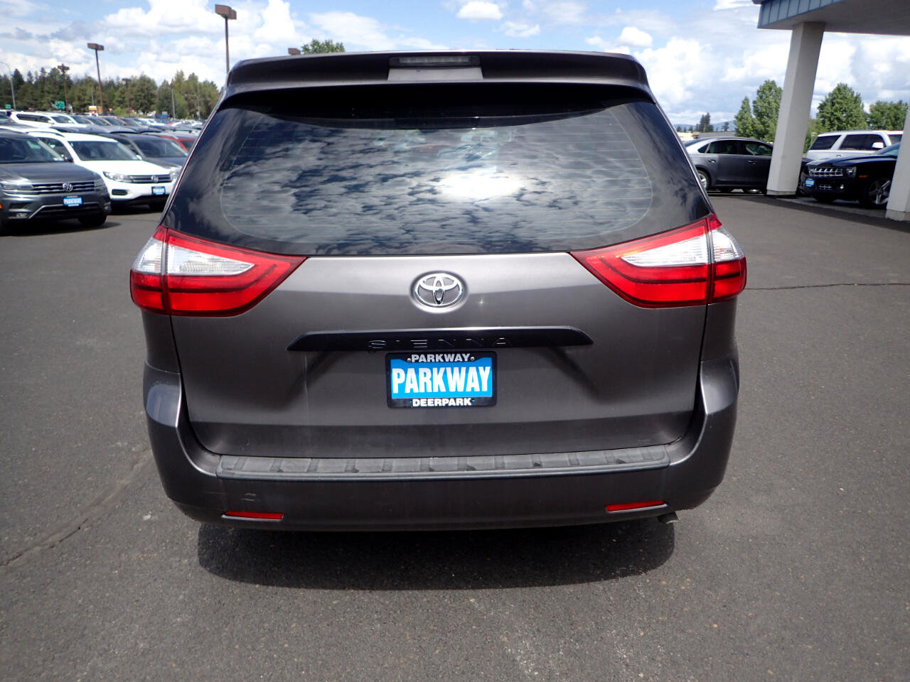 Used 2015 Toyota Sienna L FWD image 4