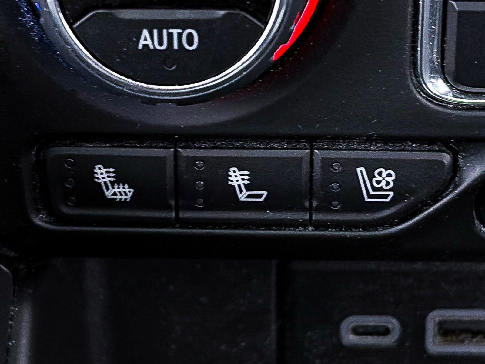 Used 2024 Chevrolet Suburban High Country AWD/4WD image 29