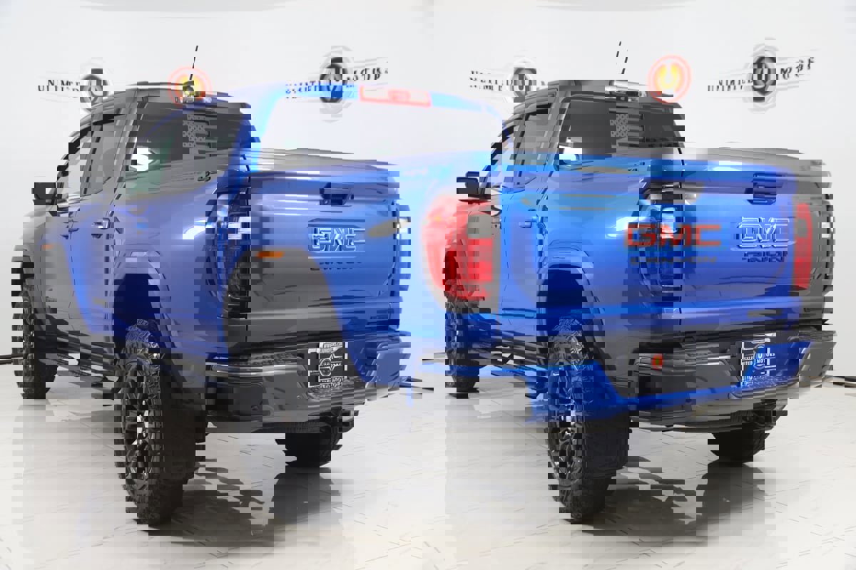 Used 2023 GMC Canyon Elevation w/ Convenience Package image 4