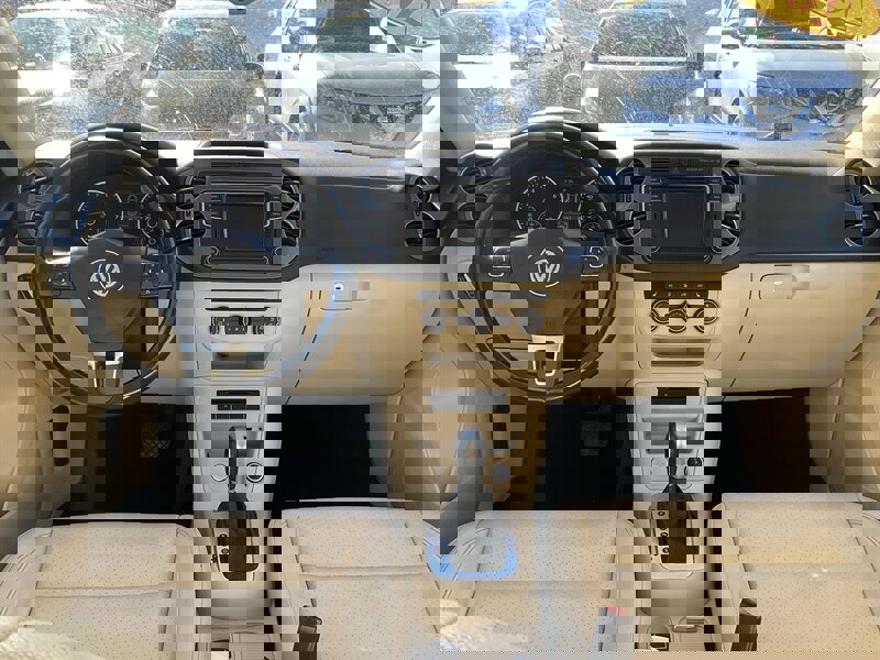 Used 2017 Volkswagen Tiguan S image 15