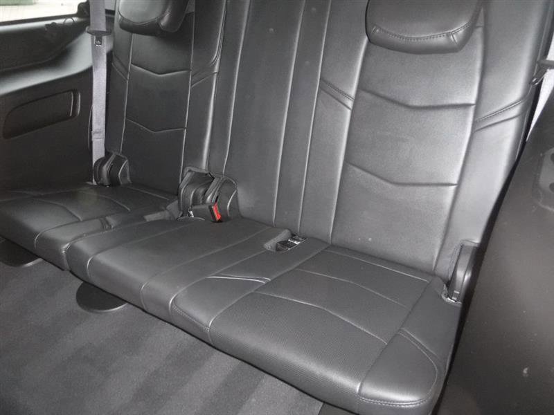Used 2015 Cadillac Escalade Premium RWD image 35