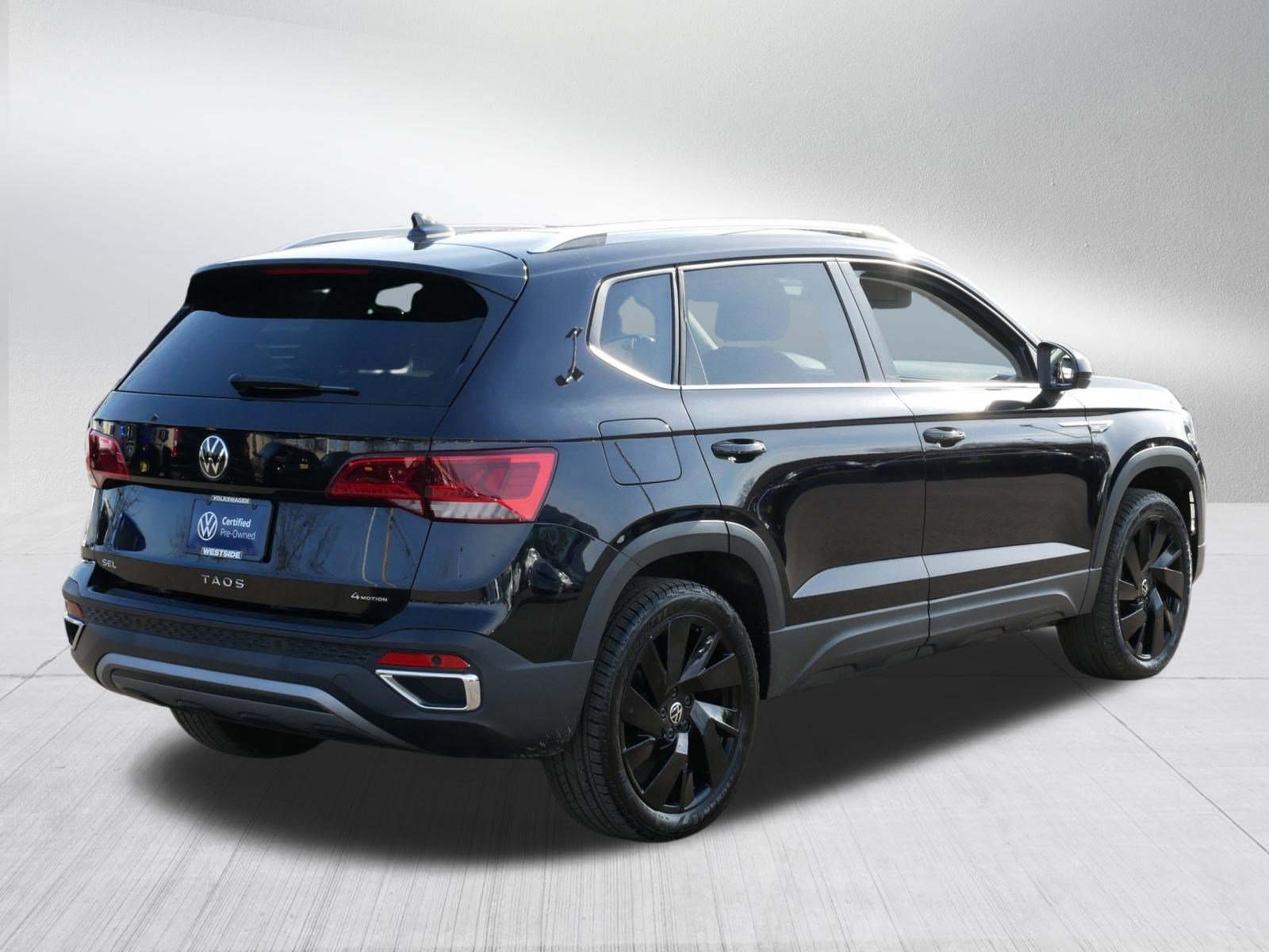 Certified 2024 Volkswagen Taos SEL image 7