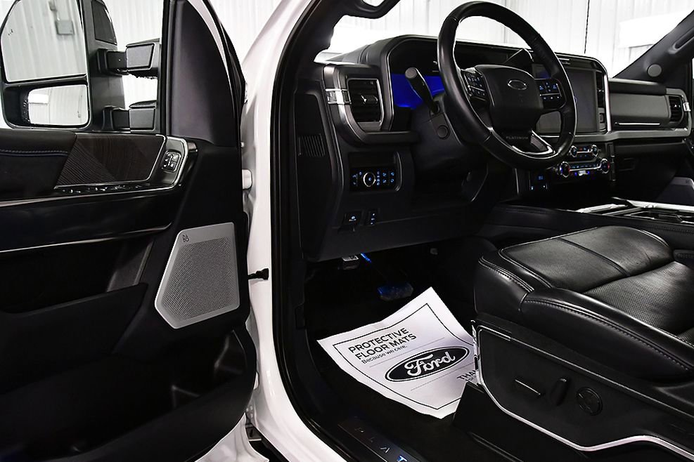 Used 2025 Ford F250 Platinum w/ FX4 Off-Road Package image 17