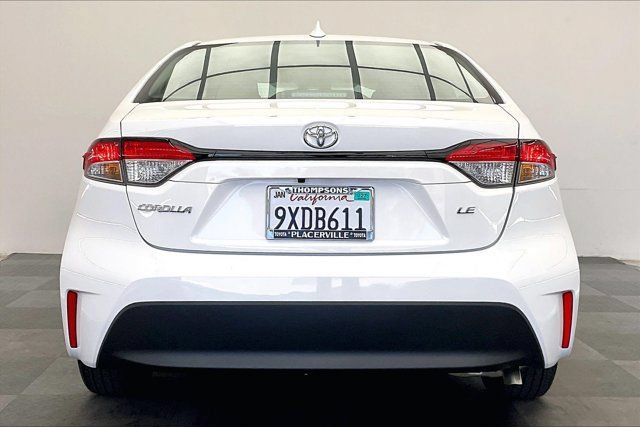 Used 2026 Toyota Corolla LE w/ LE Premium Package FWD image 3