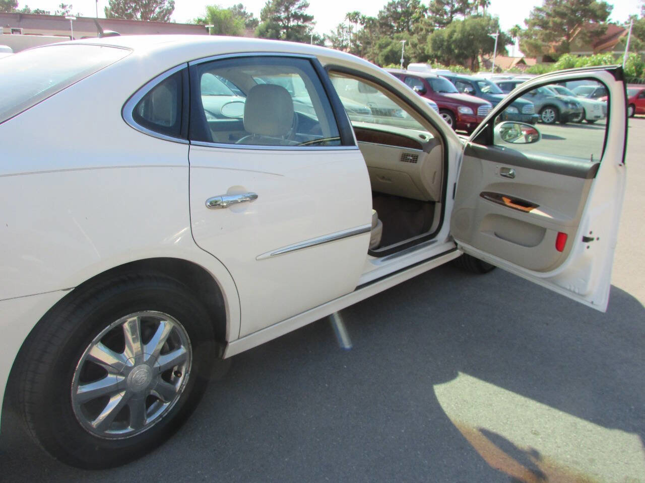 Used 2006 Buick LaCrosse CXL w/ Driver Confidence Package FWD image 13