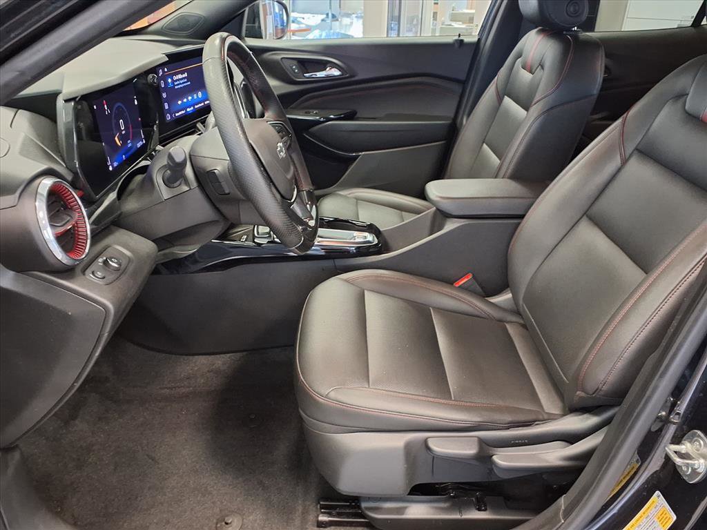 Used 2024 Chevrolet Trax RS w/ Sunroof Package image 19