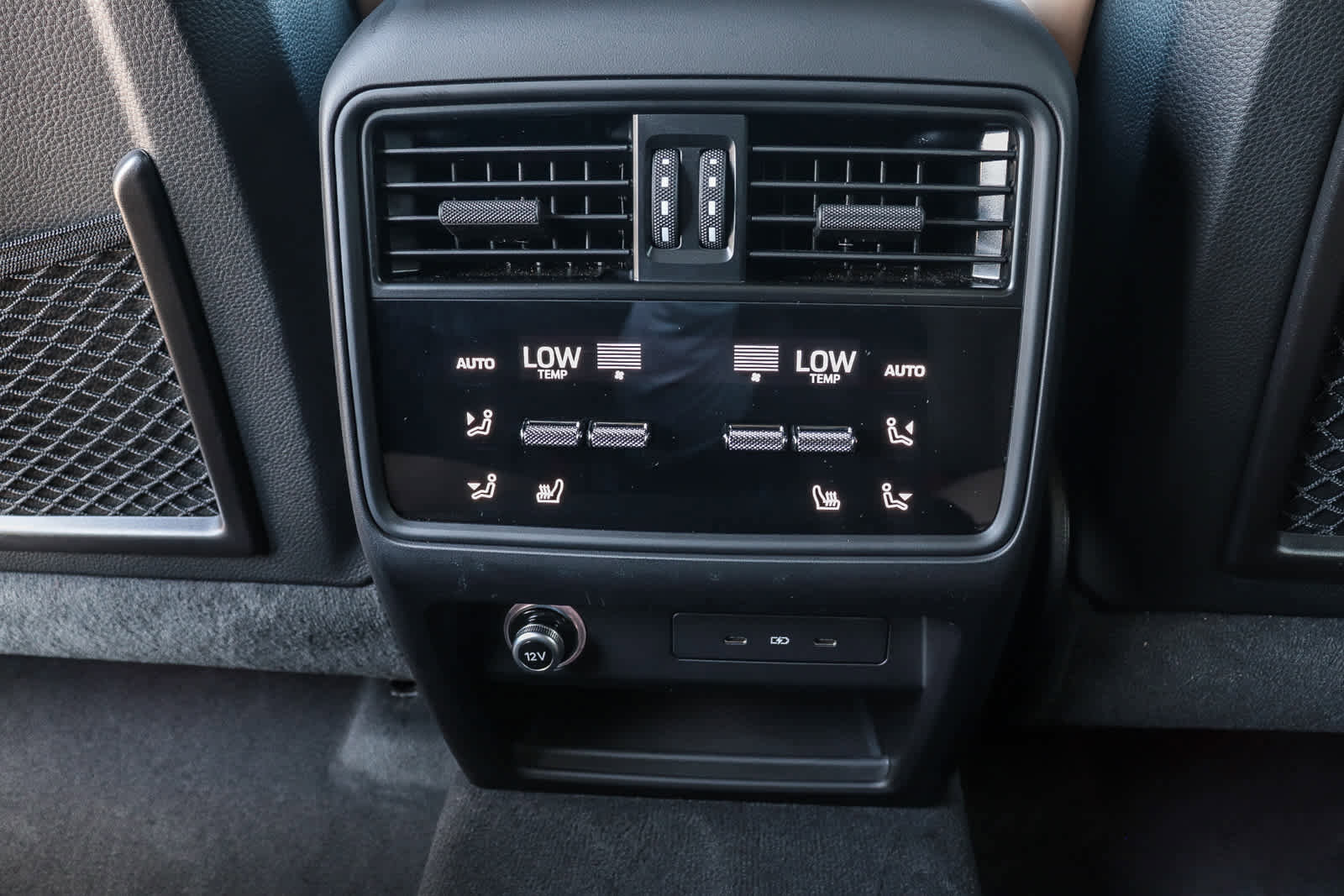 Used 2025 Porsche Cayenne Coupe image 27