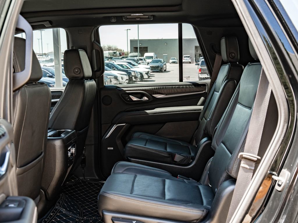 Used 2021 GMC Yukon Denali w/ Denali Premium Package image 47