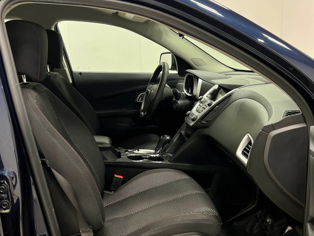 Used 2017 Chevrolet Equinox LS FWD image 32
