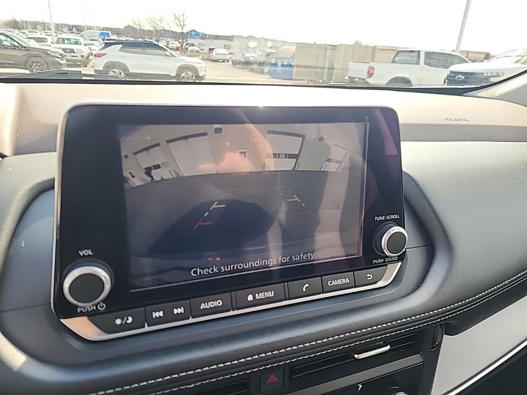 Used 2023 Nissan Rogue SV image 19